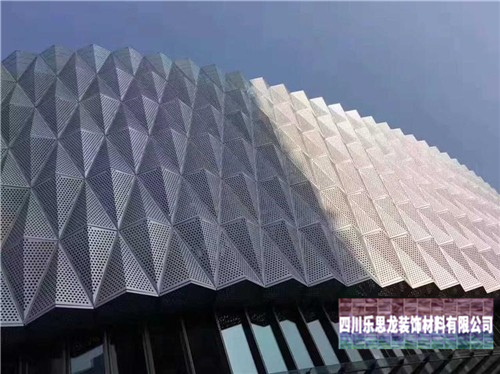 雕花鋁單板啥子牌子好？教你選購過硬雕花鋁單板？