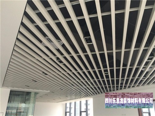 如何選一個(gè)好的石紋鋁單板制造廠家