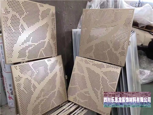 何故購(gòu)買雙曲鋁單板要選大制作商